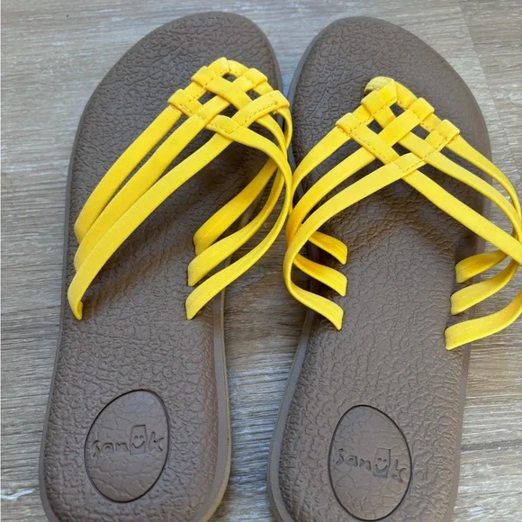 Sanuk Yoga Salty Yellow Woven Flip Flop Sandals - Picture 3 of 5